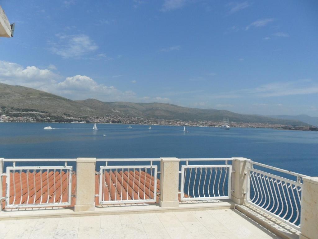 Villa Corona Donji Okrug  Buitenkant foto